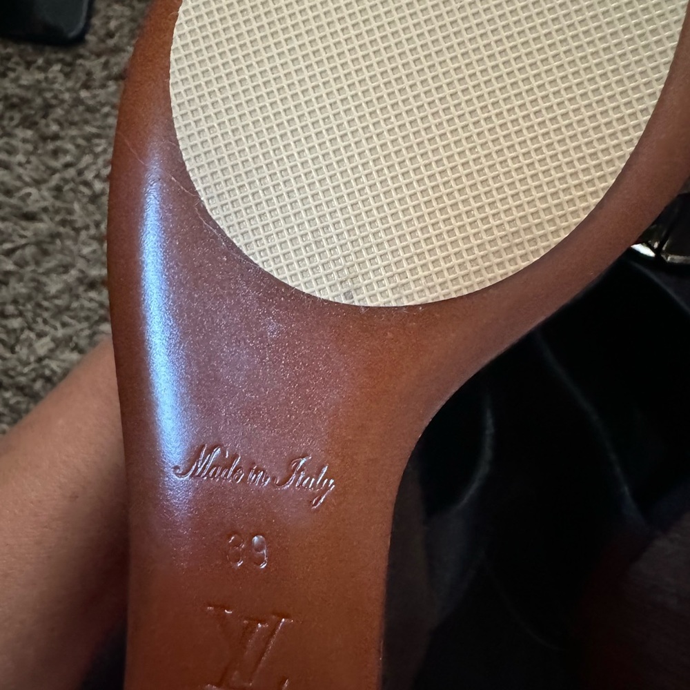 Louis Vuitton shoe - Picture 4 of 6